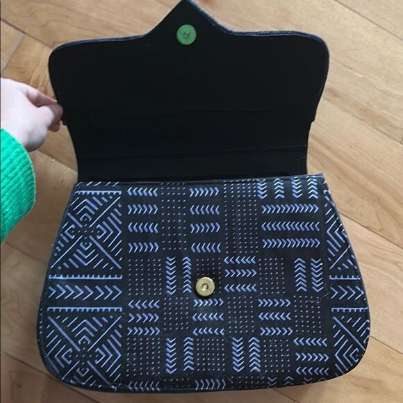 Stylish Black and Blue Patterned Women's Bag - Picture 2 of 4